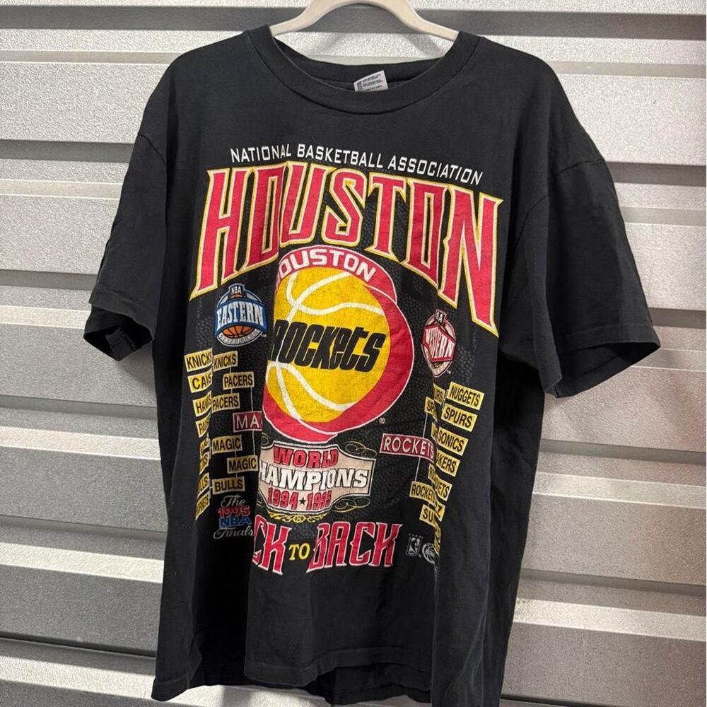 Anvil Men's Black T-shirt